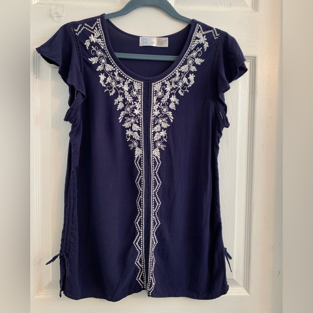 Time and Tru Women’s Navy sleeveless Top with White Embroidery. Size medium $8